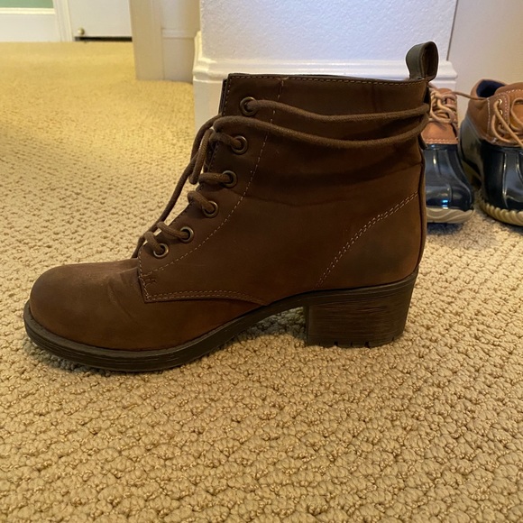 Brown lace up ankle booties - Picture 2 of 10